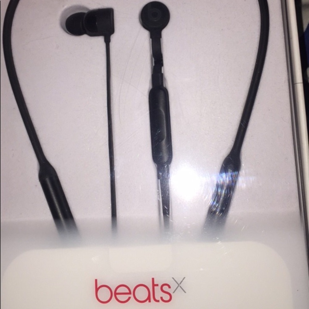 Beatsx , wireless Bluetooth earphones
